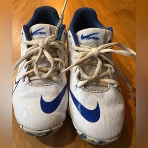 Nike softball cleats